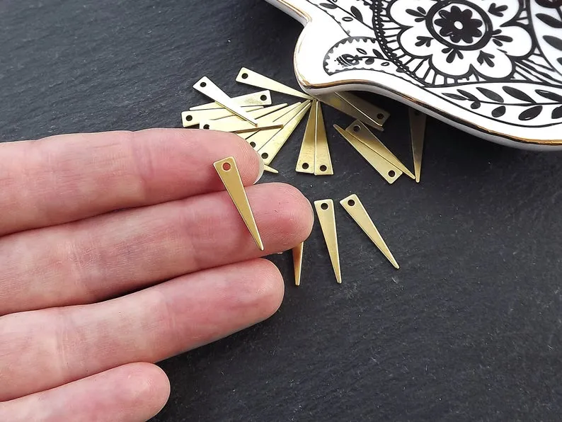 25 Raw Brass Small Triangle Spike Pendant Charm Blank, Earring Connector Findings, 20x4mm