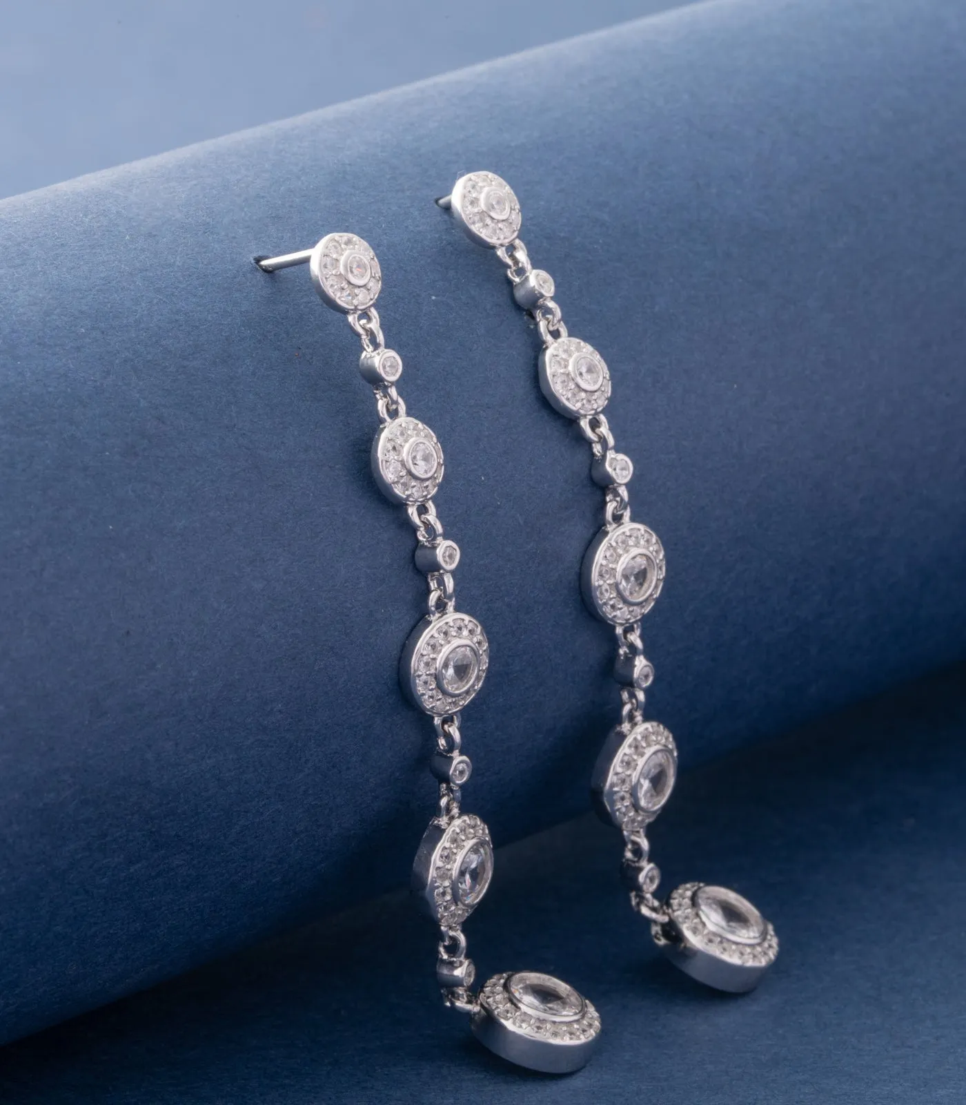Chain Of Shield Earrings (Silver)