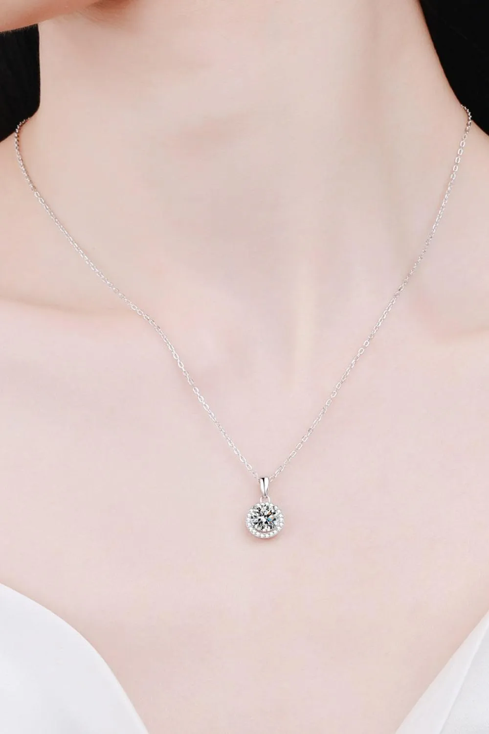 Charming 1 Carat Moissanite Round Pendant Necklace