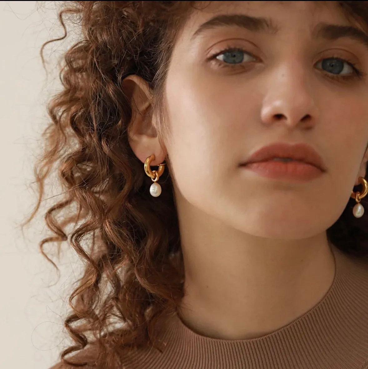 Delphine Hoops