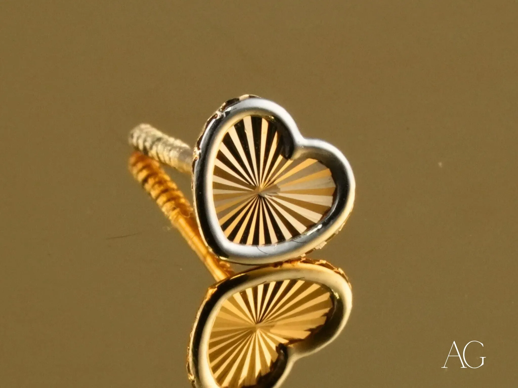 Eternal Heart – Heart Stud Earrings