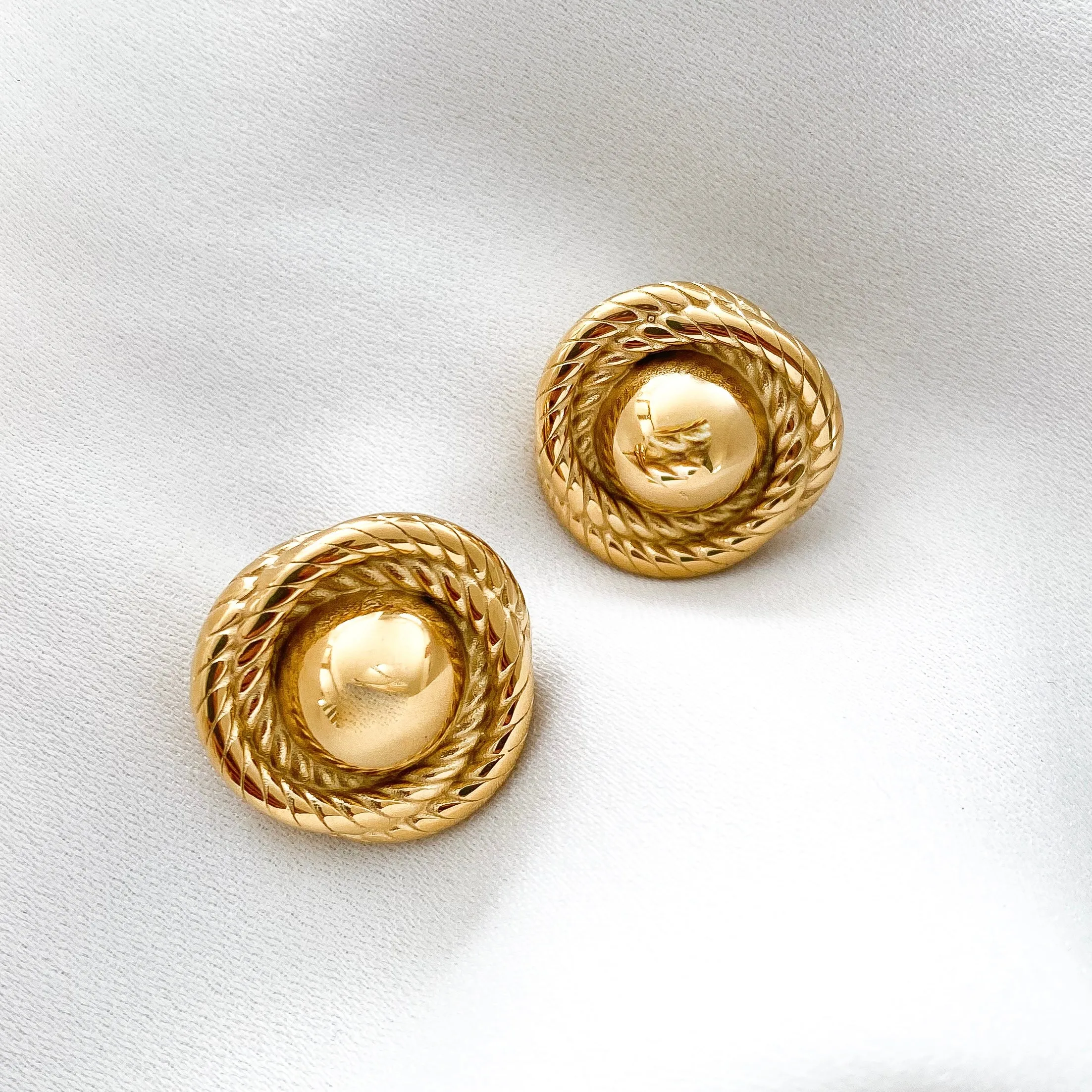Everyday Twisted Rope Gold Circle Earrings