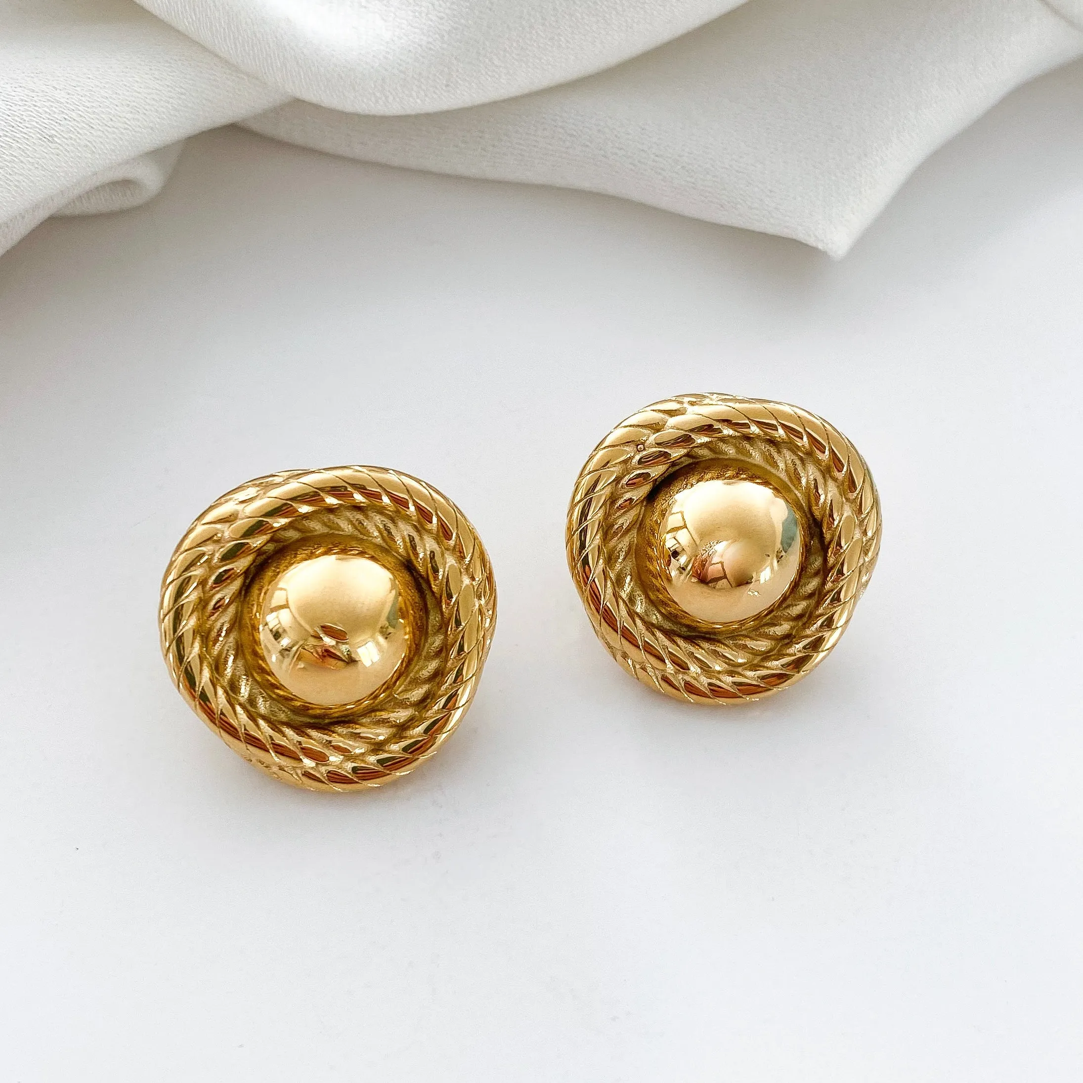 Everyday Twisted Rope Gold Circle Earrings