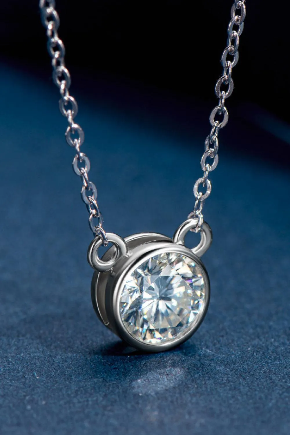 Inlaid 1 Carat Moissanite Gold / Platinum-Plated Necklace