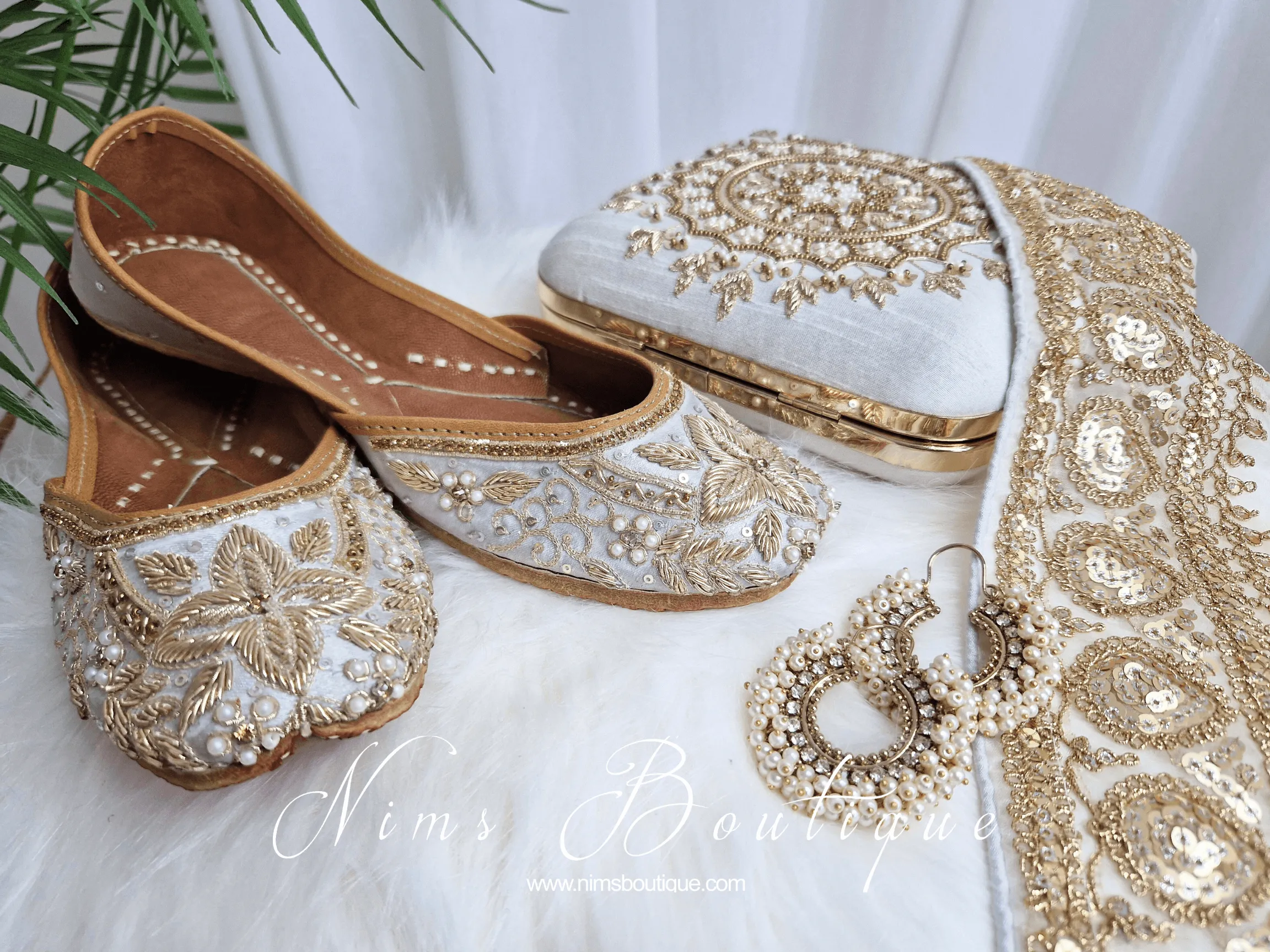 Ivory Embellished Leather Punjabi Juttis