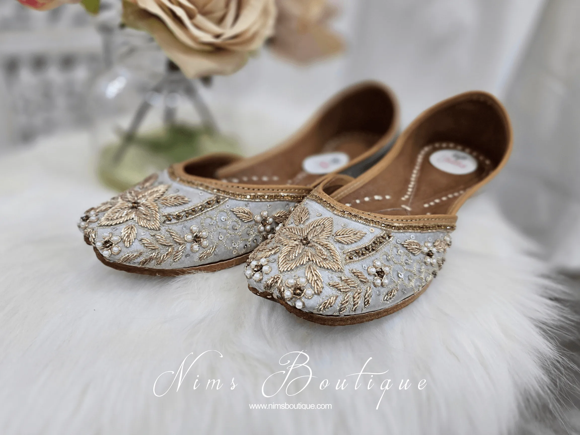 Ivory Embellished Leather Punjabi Juttis