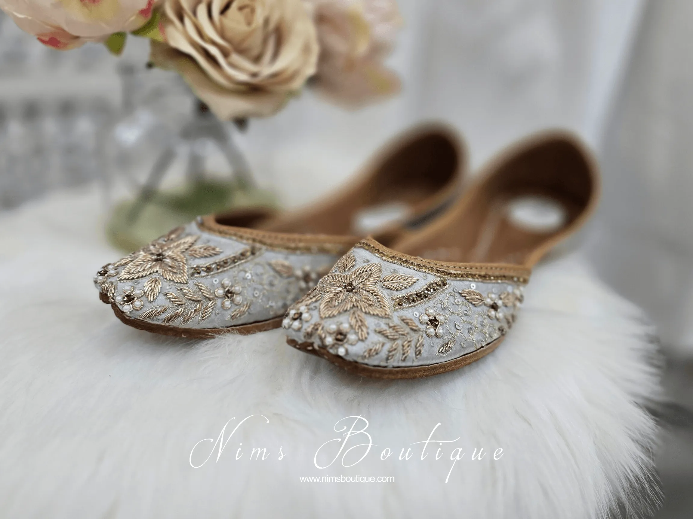 Ivory Embellished Leather Punjabi Juttis