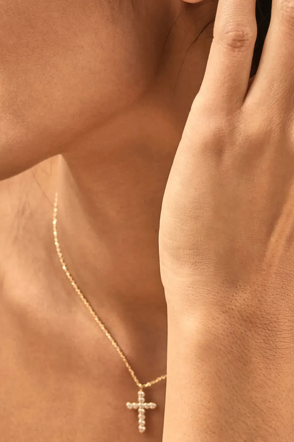 Kendra Scott: Cross Pendant Necklace White Crystal - Gold