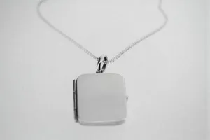 Large locket pendant on 55cm link chain