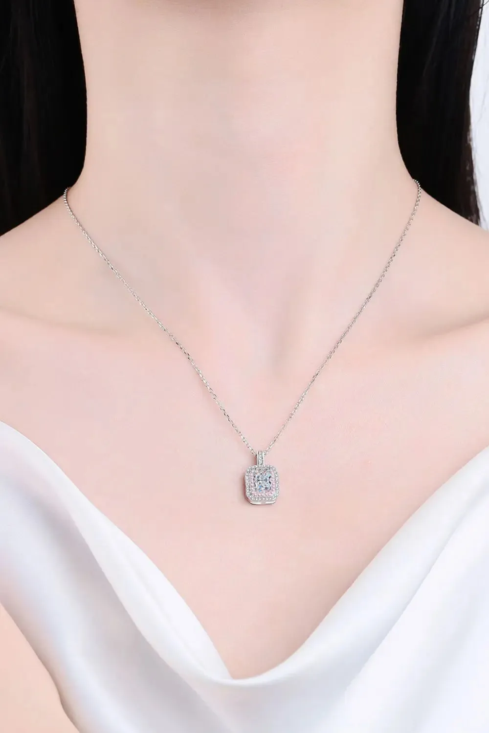 LOVCIA 1 Carat Moissanite Geometric Pendant Chain Necklace