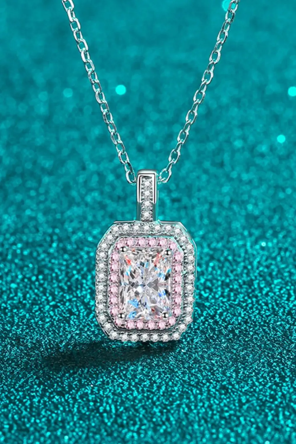 LOVCIA 1 Carat Moissanite Geometric Pendant Chain Necklace
