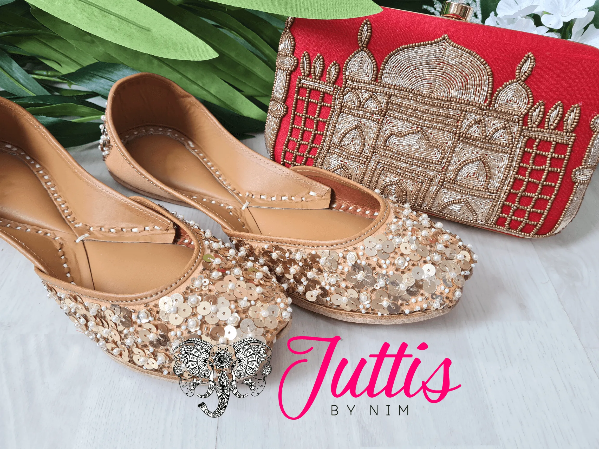 Luxury Gold Sequin Leather Punjabi Juttis