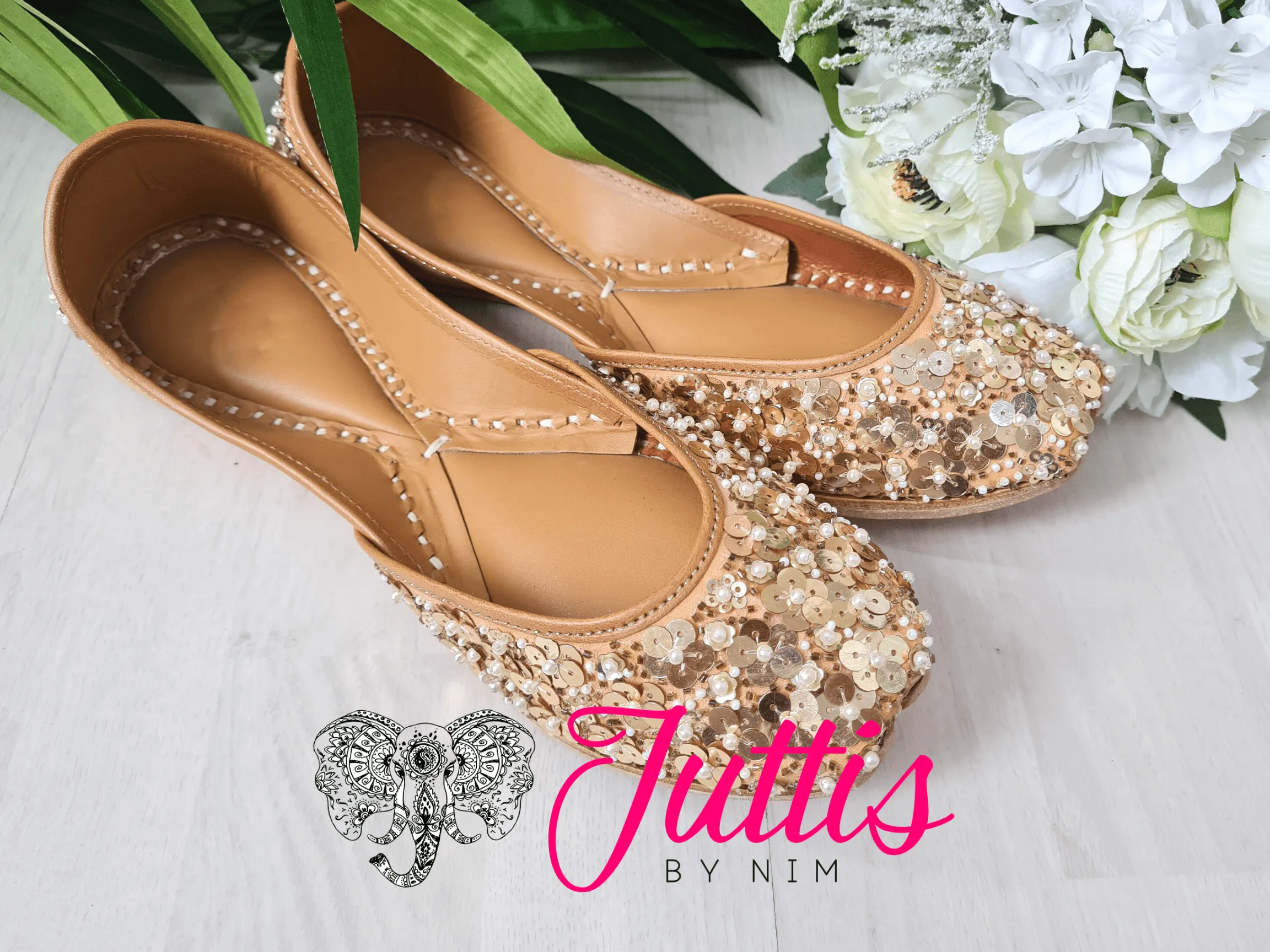 Luxury Gold Sequin Leather Punjabi Juttis