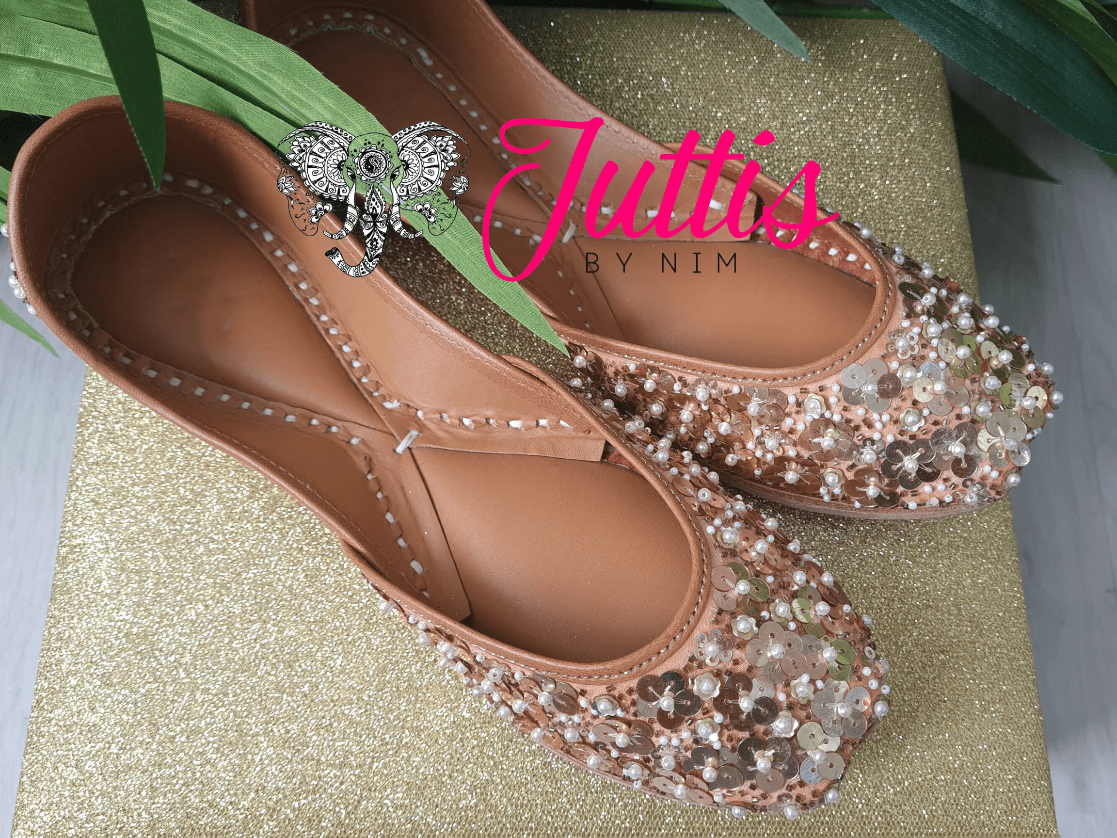 Luxury Gold Sequin Leather Punjabi Juttis