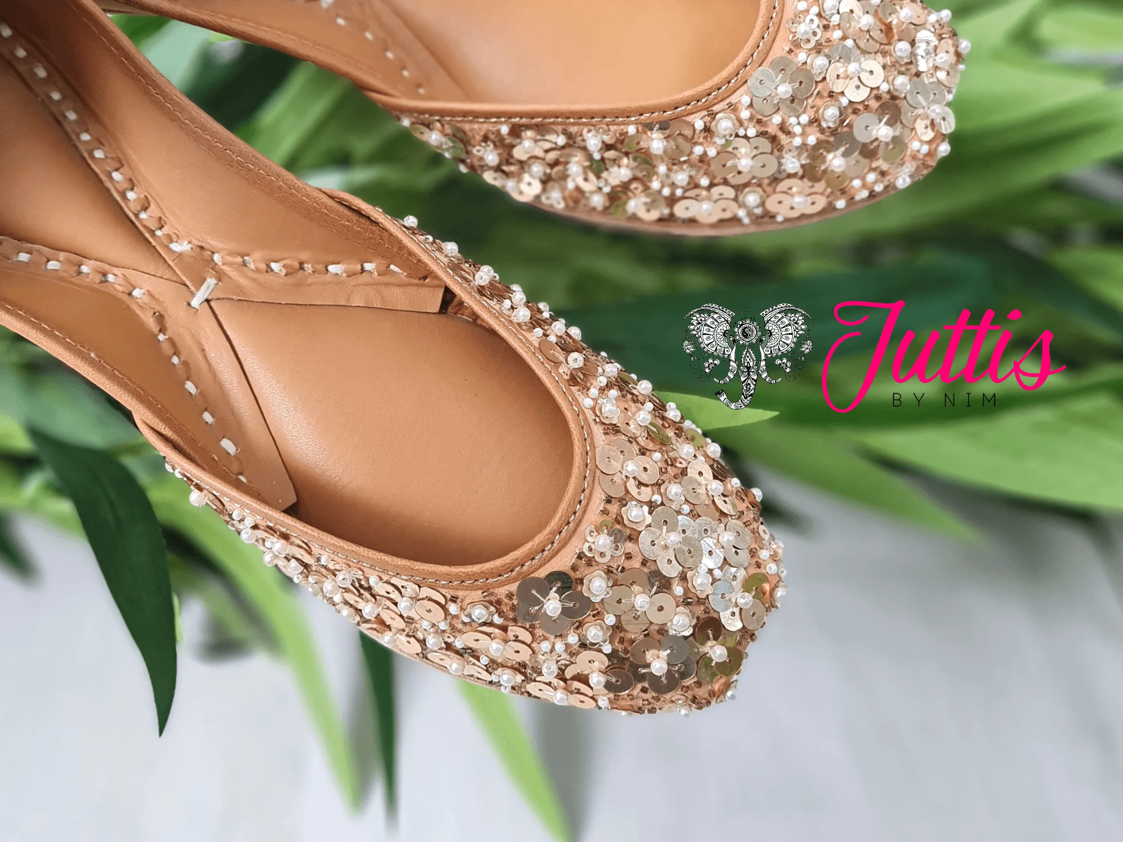 Luxury Gold Sequin Leather Punjabi Juttis