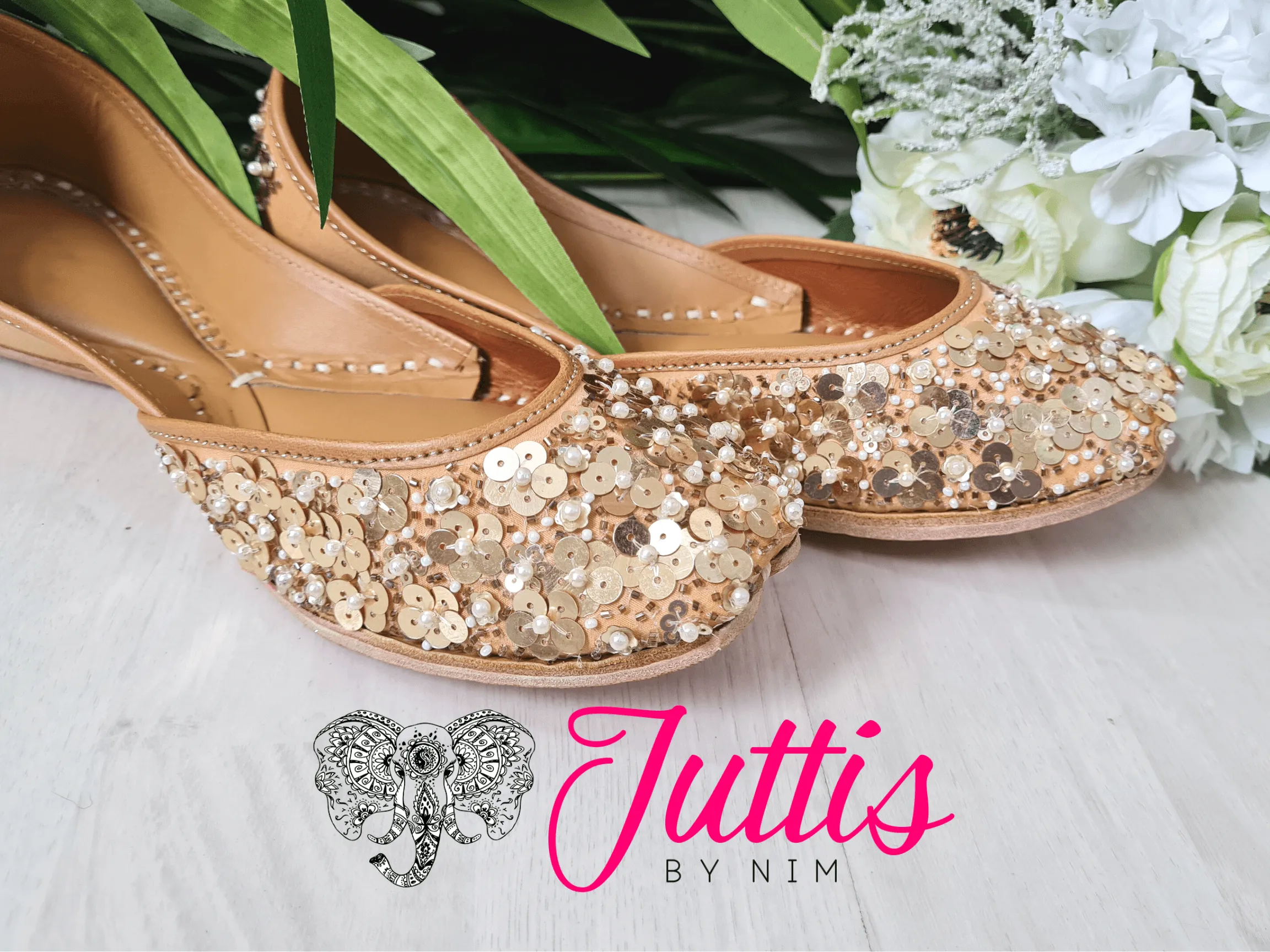 Luxury Gold Sequin Leather Punjabi Juttis