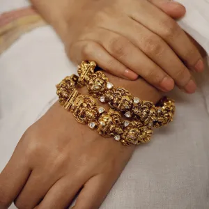 Neema Lakshmi Kada Set