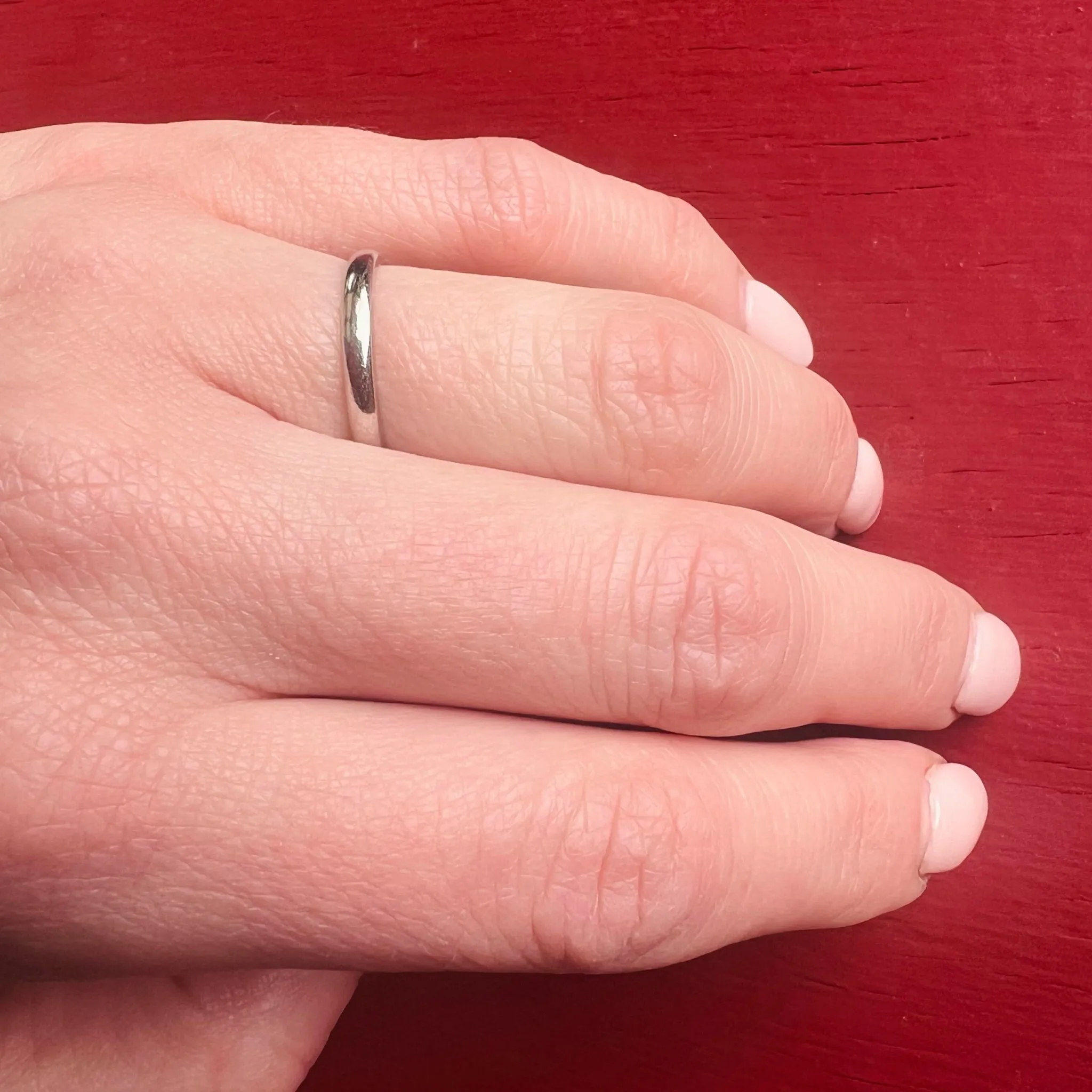 Simple & Slim Half Round Vintage Platinum Band