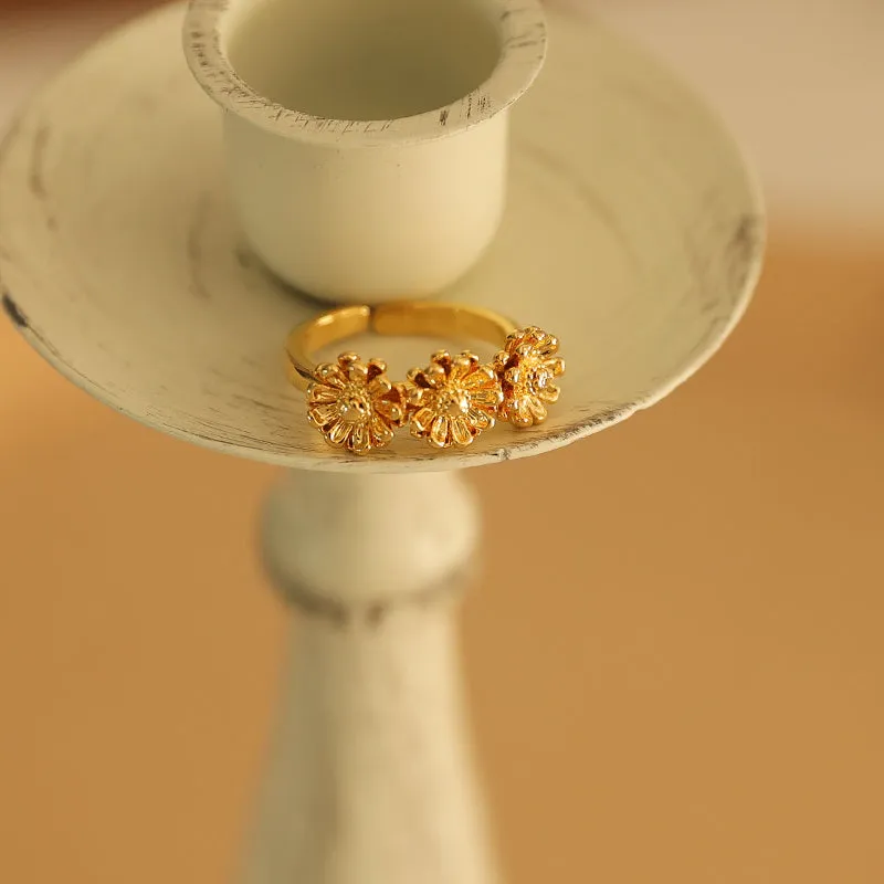 Simple Little Daisy Open-end Ring