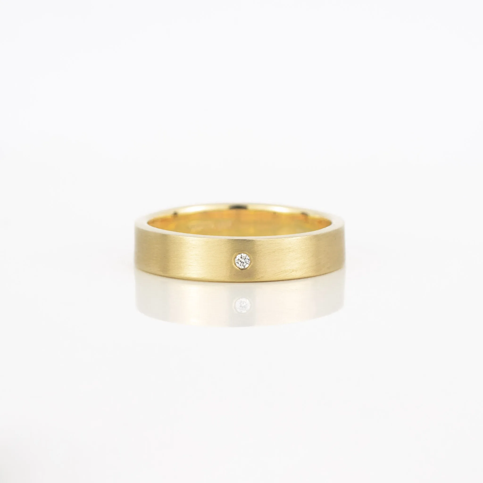 Simple Single Diamond Gold Wedding Band