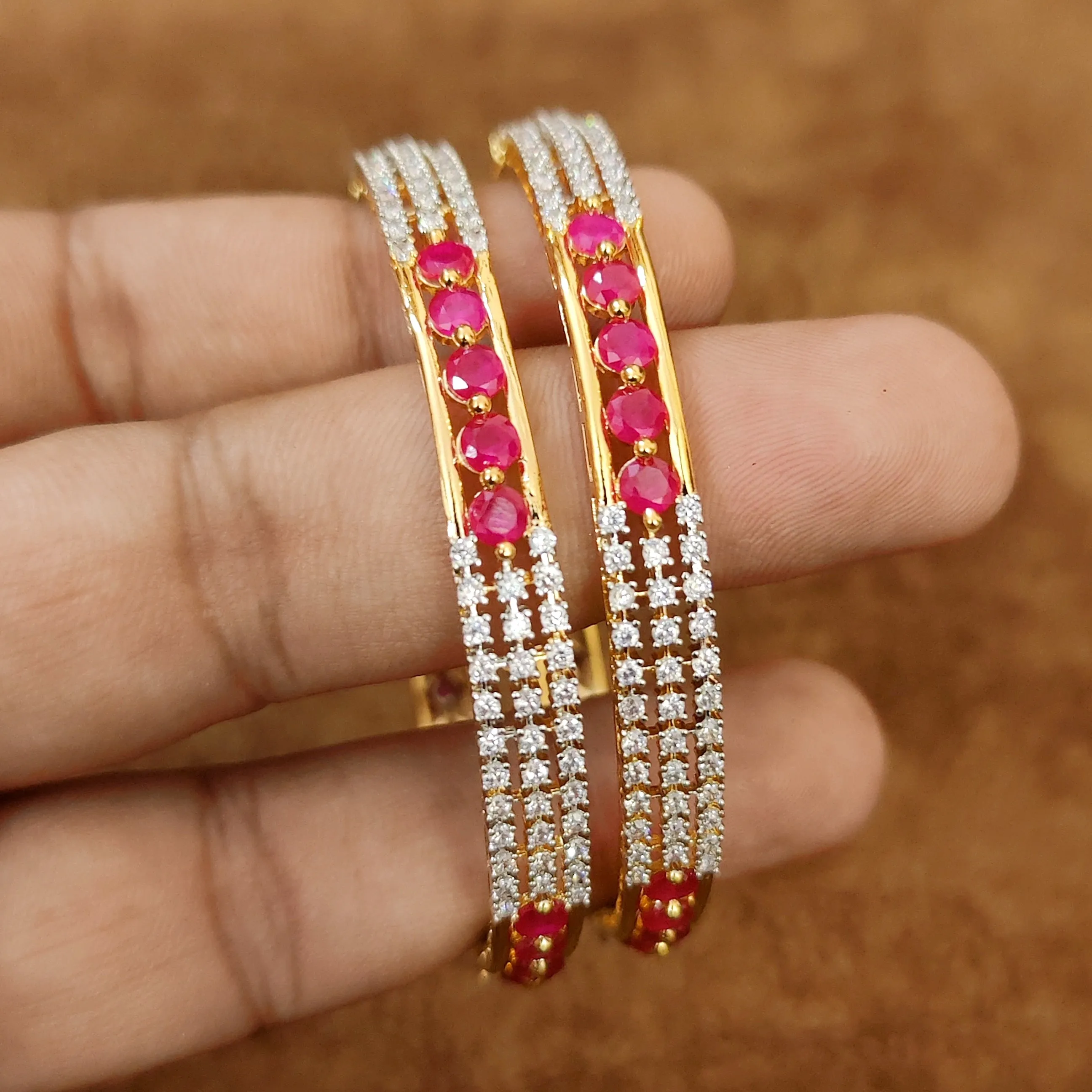 SPARKLING RUBY DIAMOND LOOK BANGLES