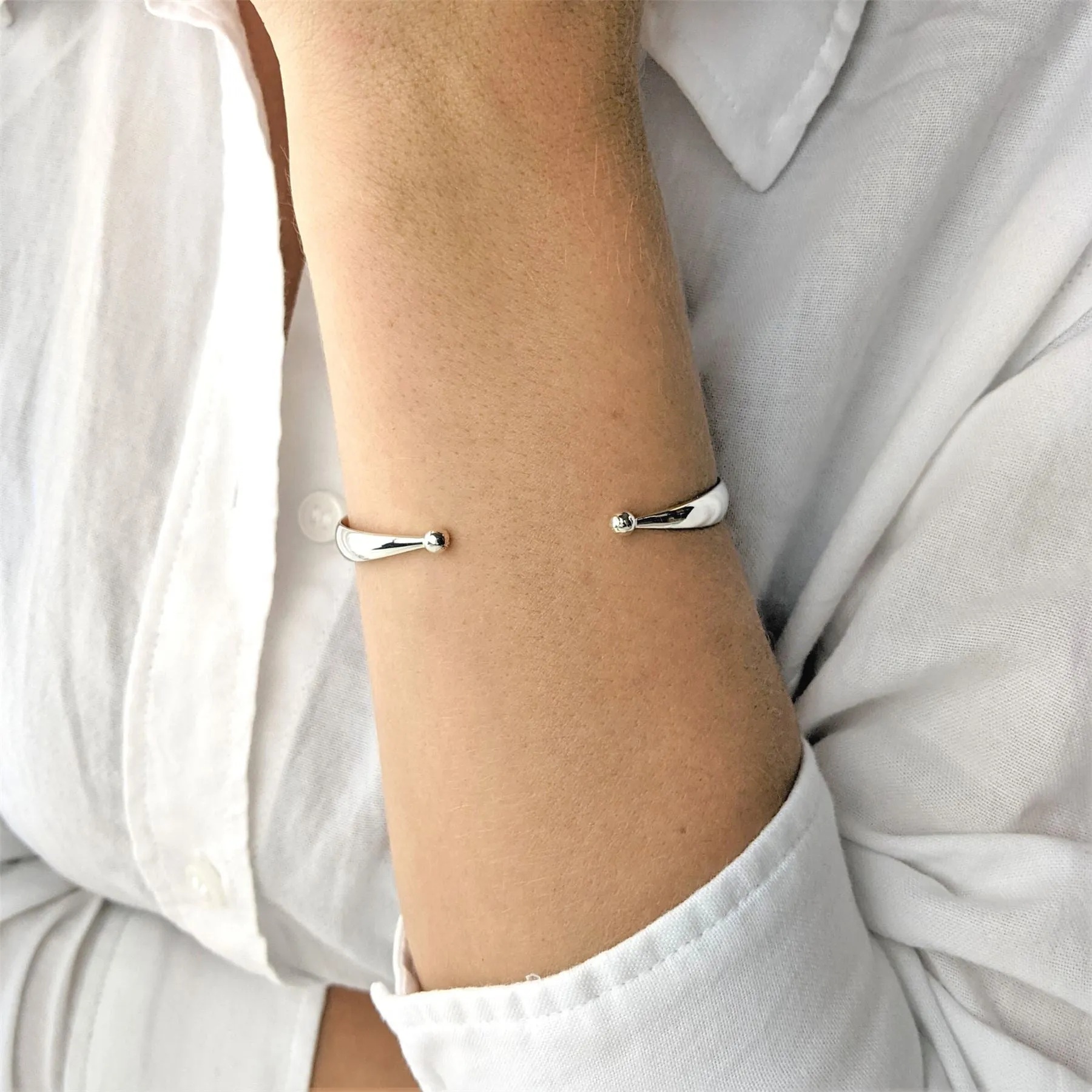 Sterling Silver Classic Flat Curved Edge Adjustable Torque Bangle