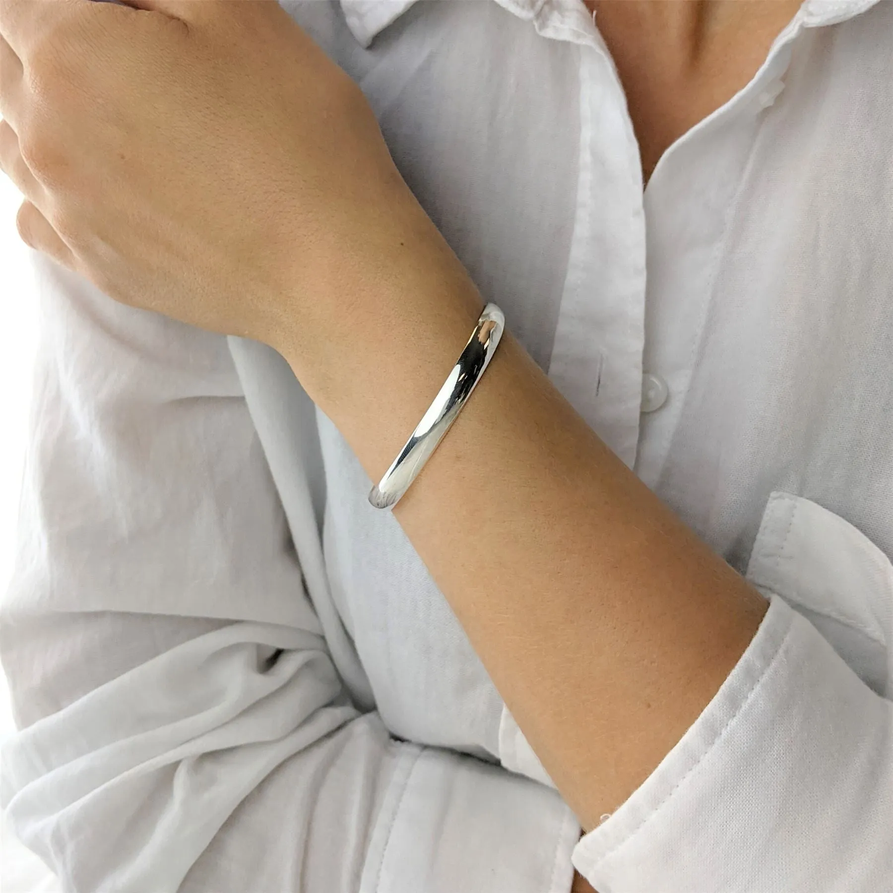Sterling Silver Classic Flat Curved Edge Adjustable Torque Bangle