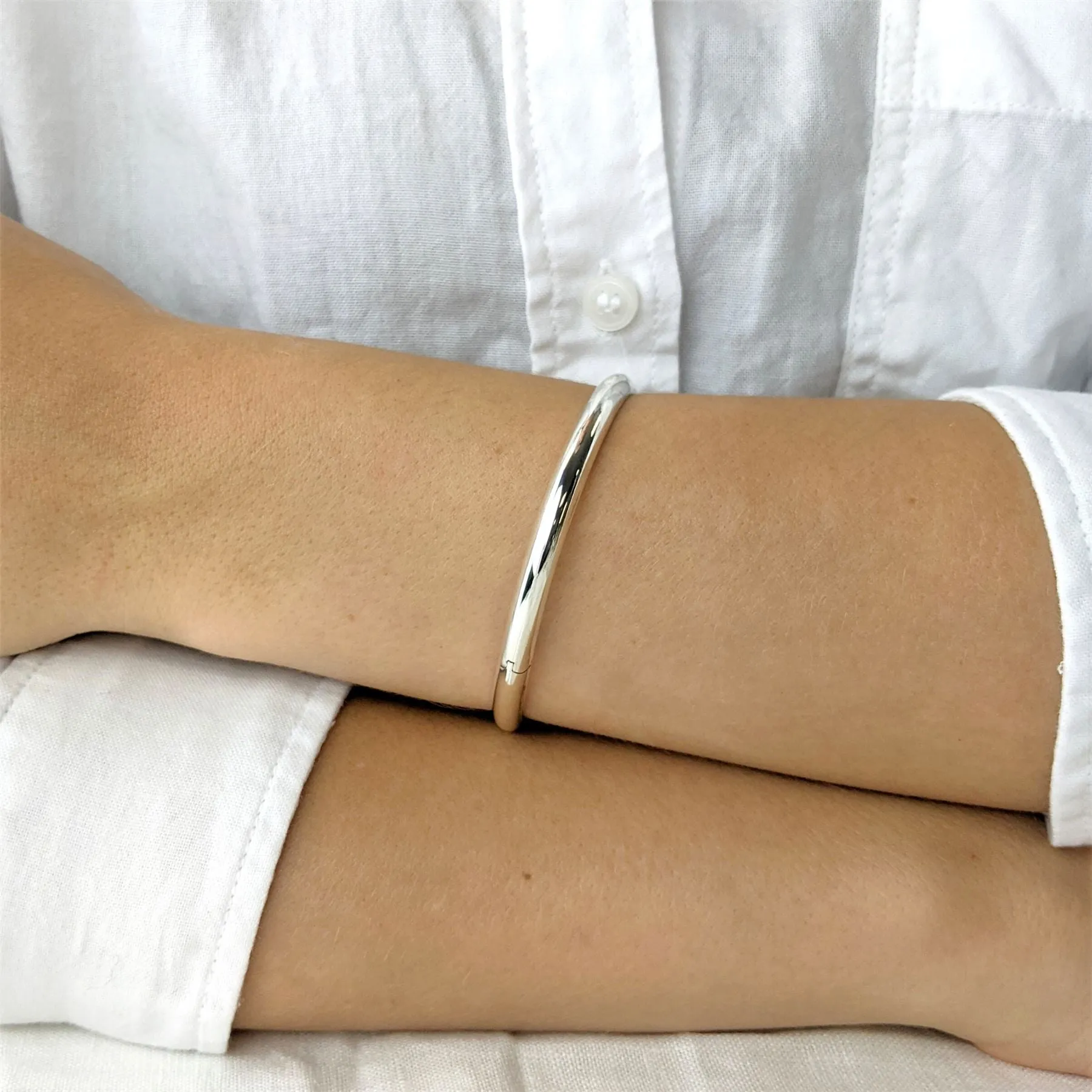Sterling Silver Classic Hinged Bangle With Safety Chain - D-Shaped Design
