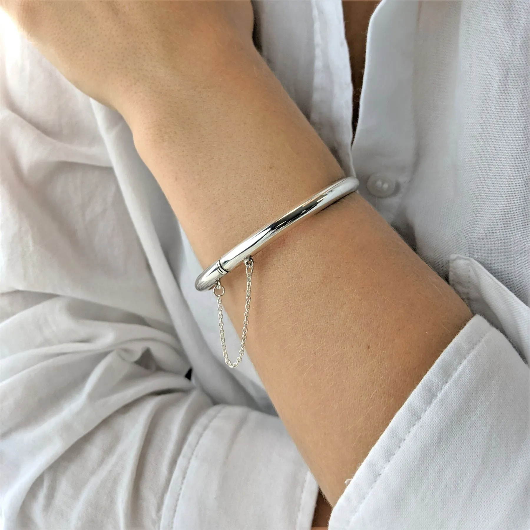 Sterling Silver Classic Hinged Bangle With Safety Chain - D-Shaped Design