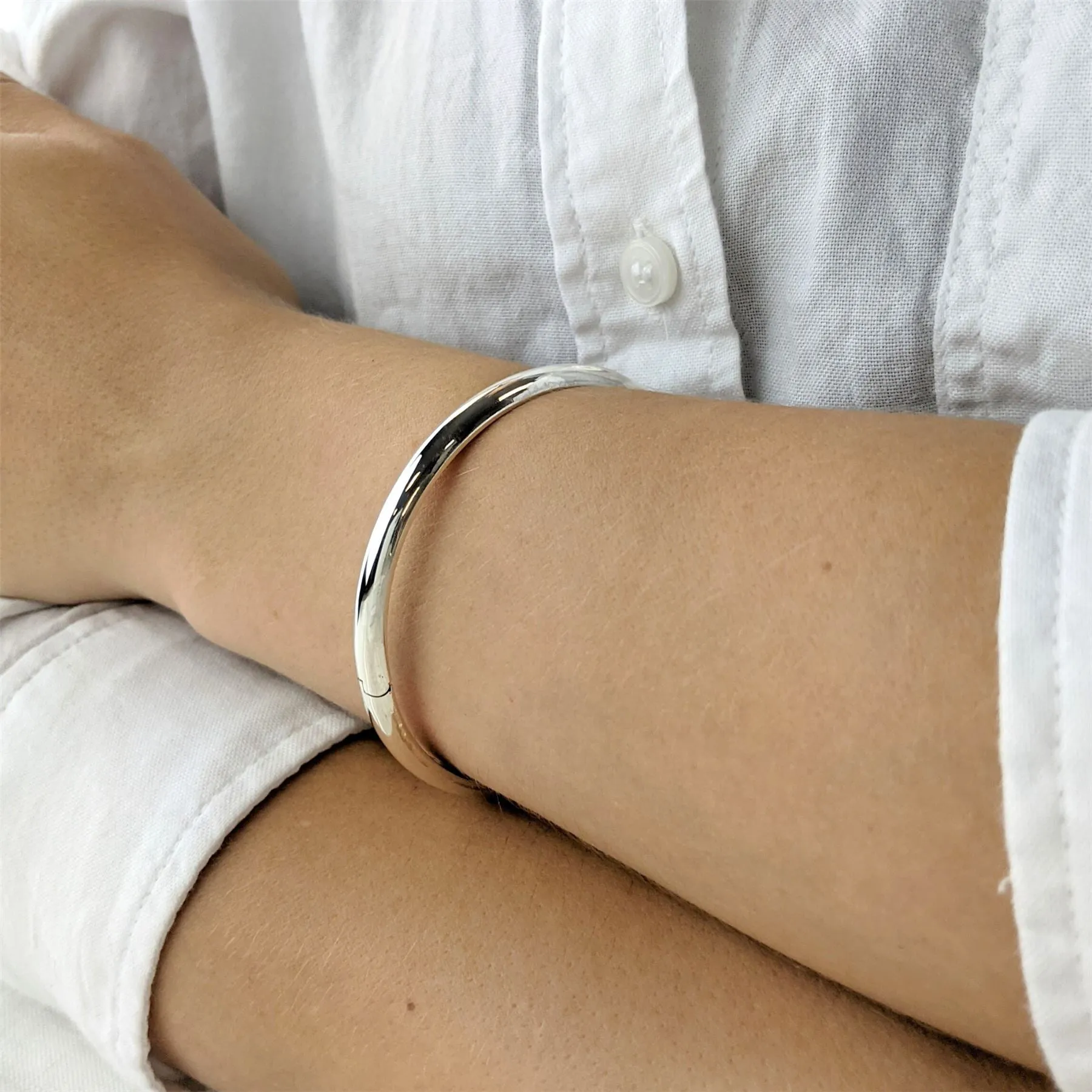 Sterling Silver Classic Hinged Bangle With Safety Chain - D-Shaped Design