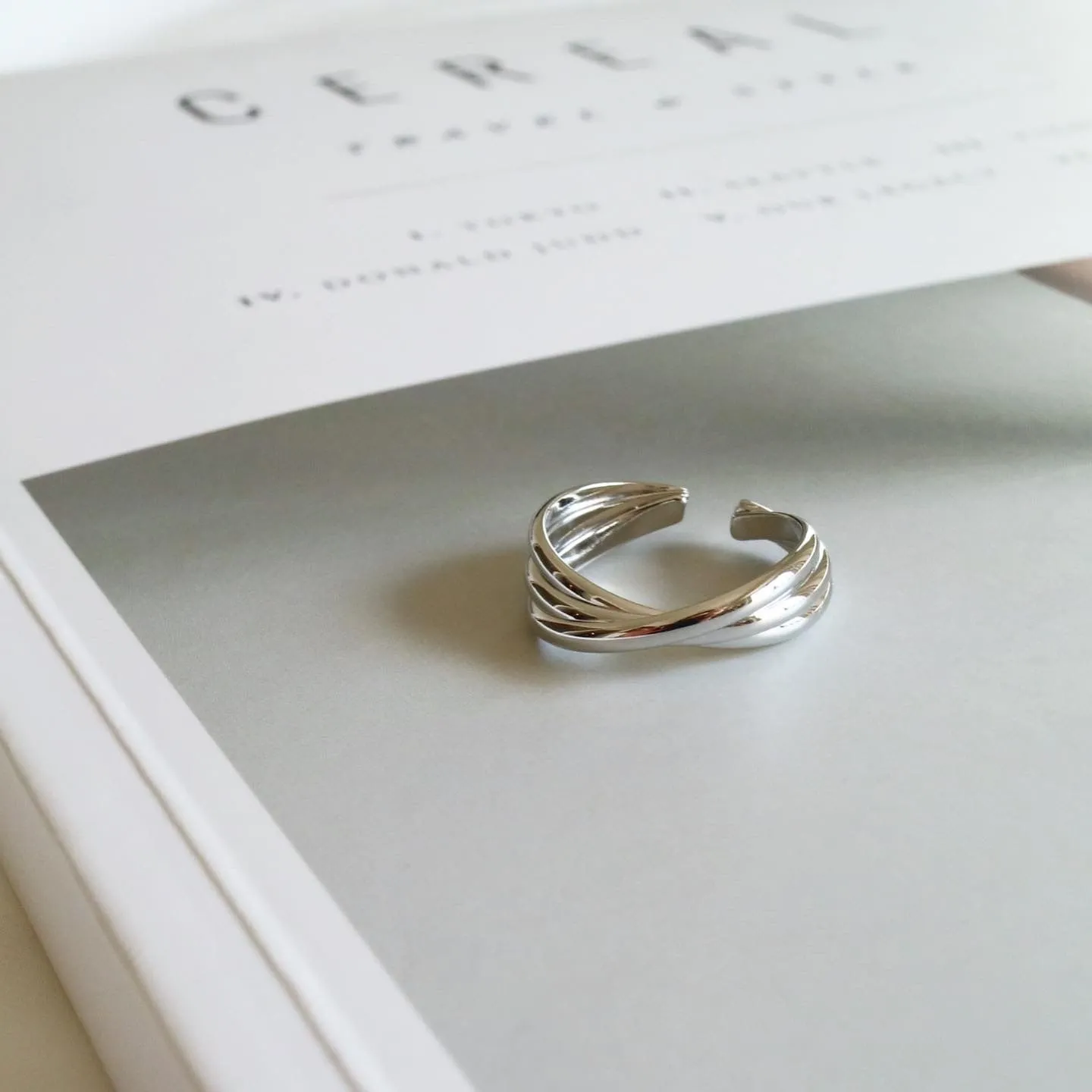 Twist Cross Ring