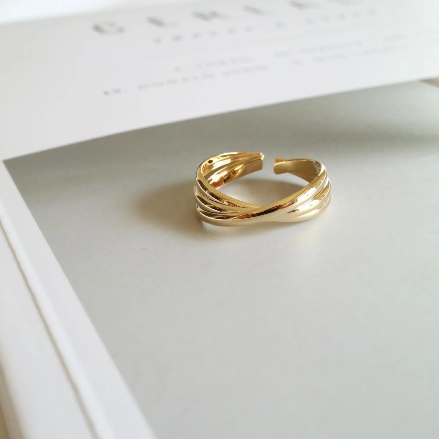 Twist Cross Ring