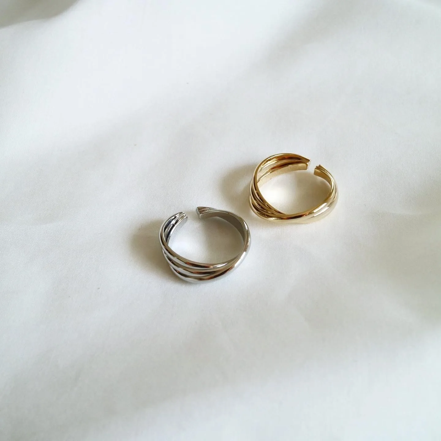 Twist Cross Ring