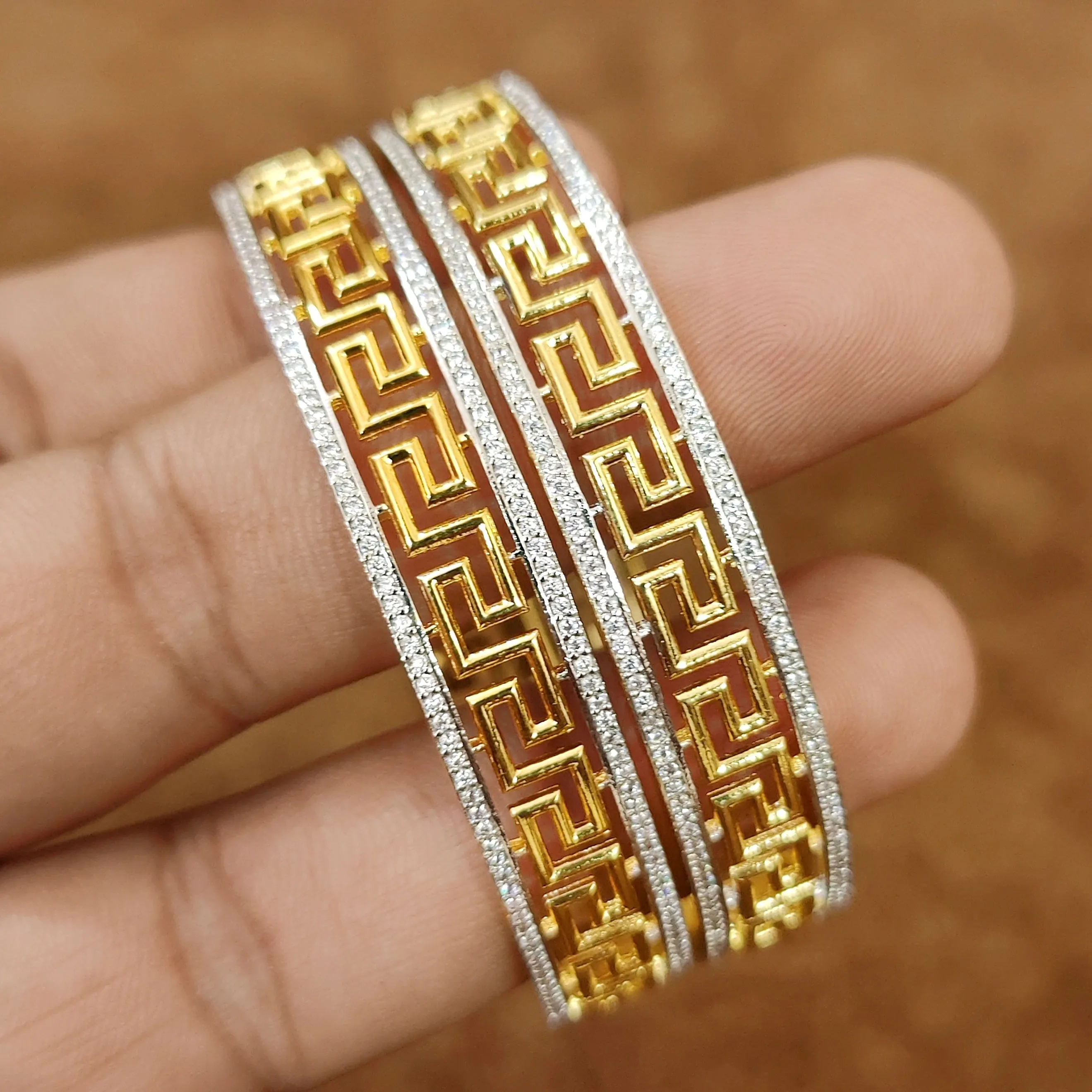 VERASAACE DESIGN INSPIRED DIAMOND LOOKALIKE BANGLES